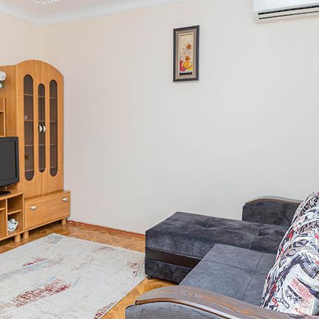 Ferienwohnung Reliablehouse Квартира В Самом Центре Города Almaty Exterior foto